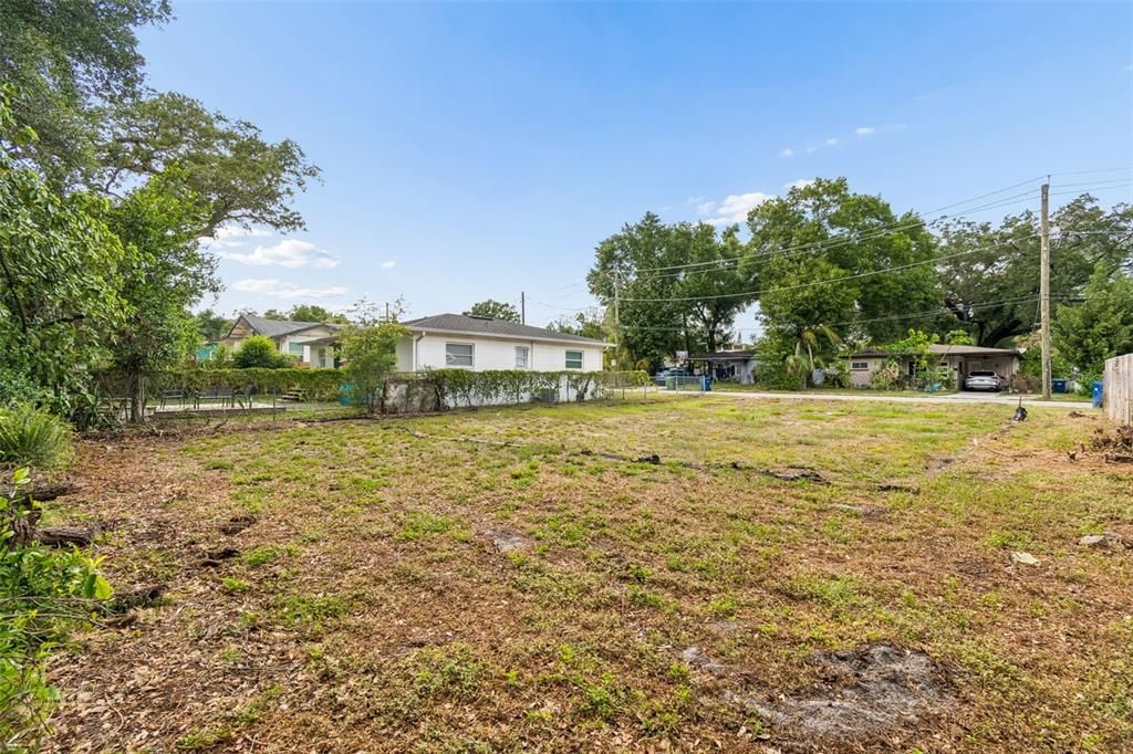 待售: $129,900 (0.11 acres)