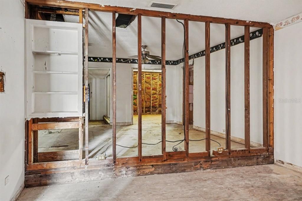 На продажу: $249,990 (3 спален, 3 ванн, 1756 Квадратных фут)