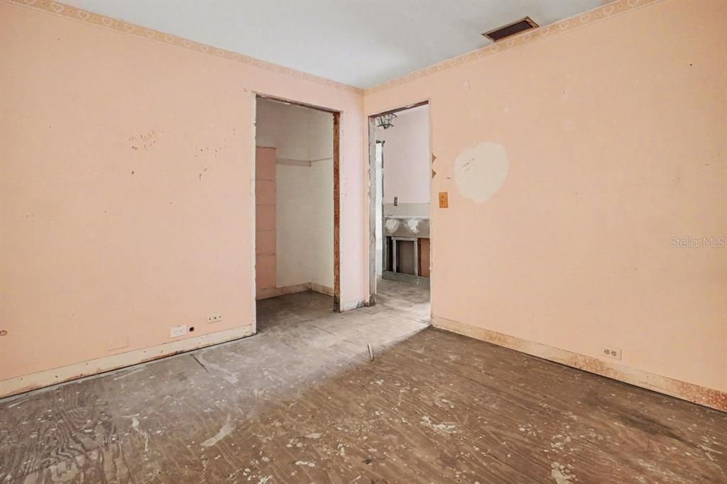 На продажу: $249,990 (3 спален, 3 ванн, 1756 Квадратных фут)