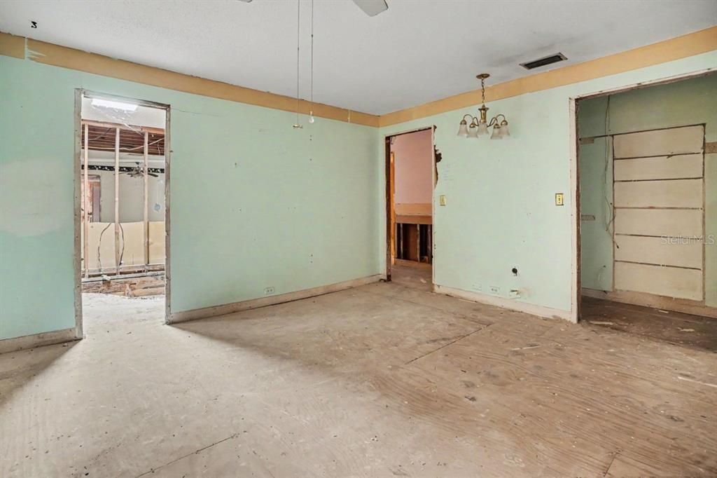 На продажу: $249,990 (3 спален, 3 ванн, 1756 Квадратных фут)