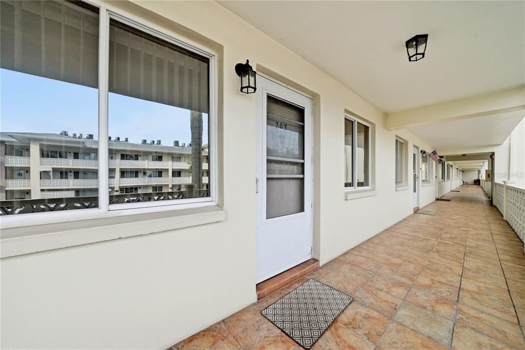 Activo con contrato: $115,900 (2 camas, 1 baños, 973 Pies cuadrados)