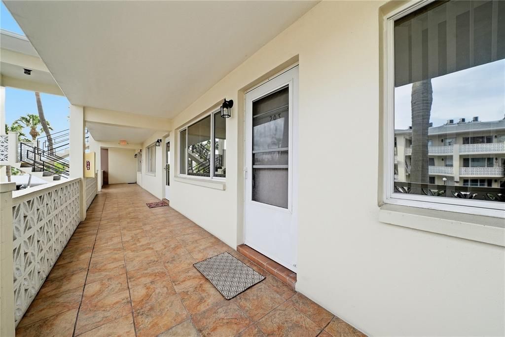 Activo con contrato: $115,900 (2 camas, 1 baños, 973 Pies cuadrados)