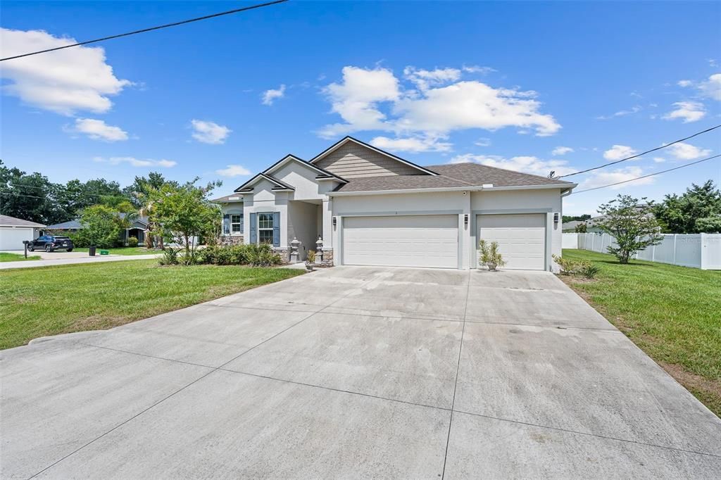 For Sale: $375,000 (3 beds, 2 baths, 1852 Square Feet)