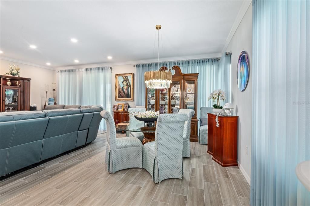 For Sale: $375,000 (3 beds, 2 baths, 1852 Square Feet)