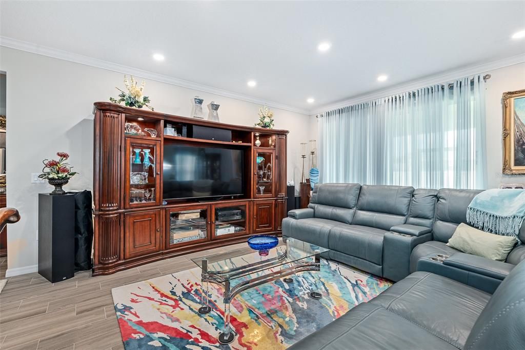 For Sale: $375,000 (3 beds, 2 baths, 1852 Square Feet)