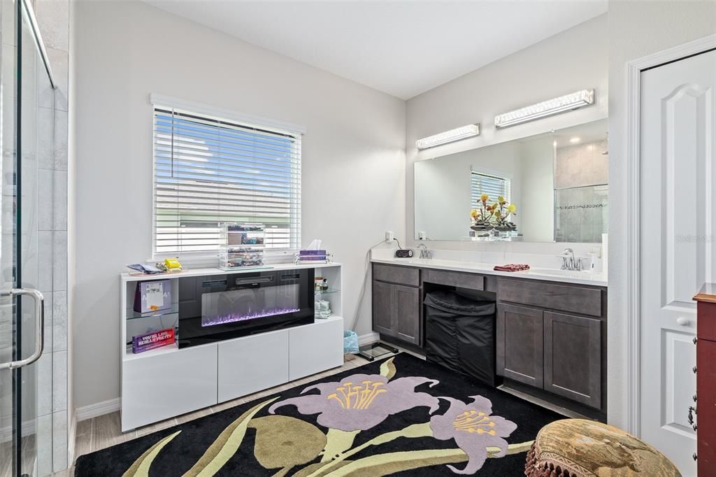 For Sale: $375,000 (3 beds, 2 baths, 1852 Square Feet)