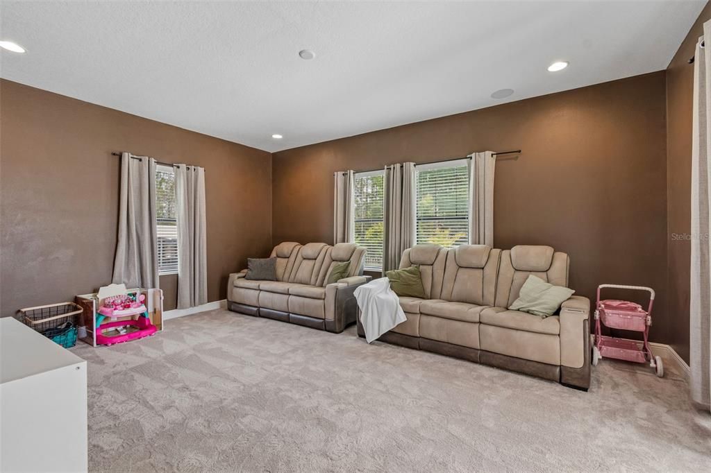 Active With Contract: $875,000 (4 beds, 3 baths, 3227 Square Feet)