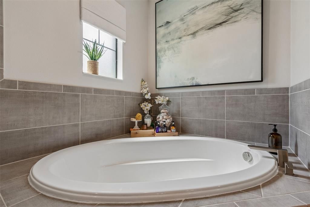 Active With Contract: $875,000 (4 beds, 3 baths, 3227 Square Feet)