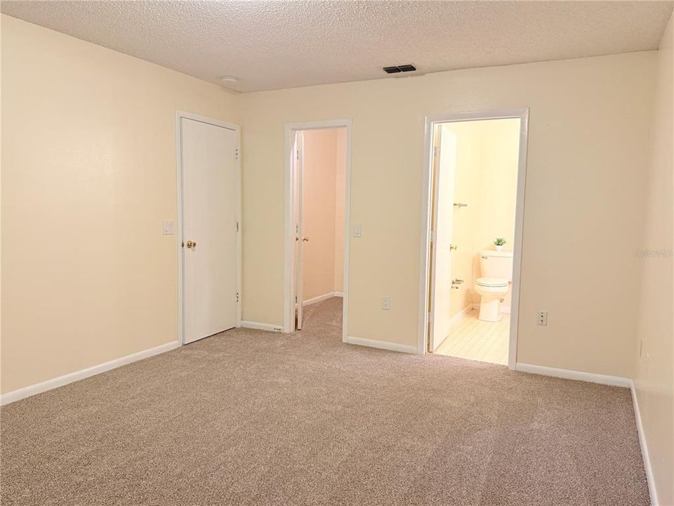 For Sale: $169,000 (2 beds, 2 baths, 1071 Square Feet)