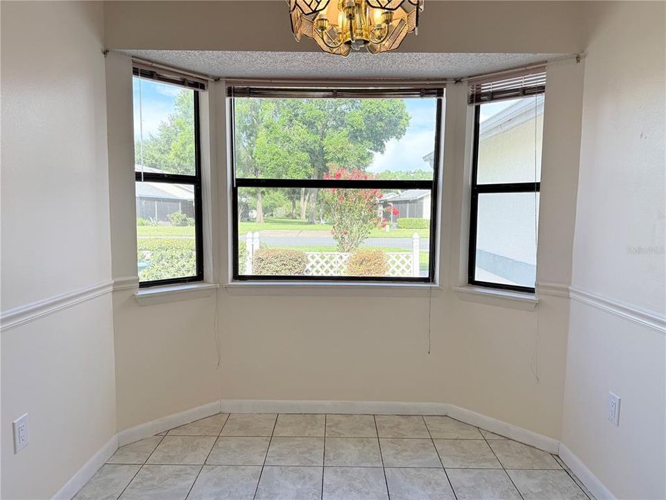 For Sale: $169,000 (2 beds, 2 baths, 1071 Square Feet)