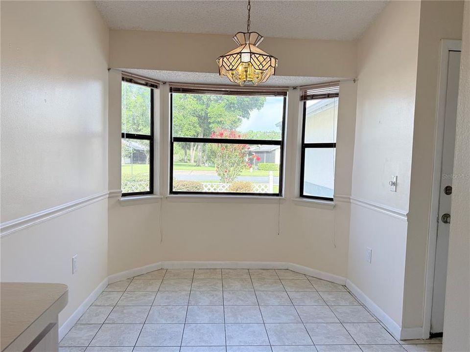 For Sale: $169,000 (2 beds, 2 baths, 1071 Square Feet)