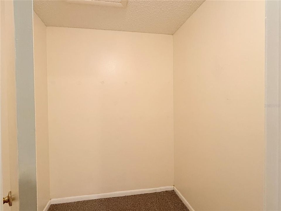 For Sale: $169,000 (2 beds, 2 baths, 1071 Square Feet)