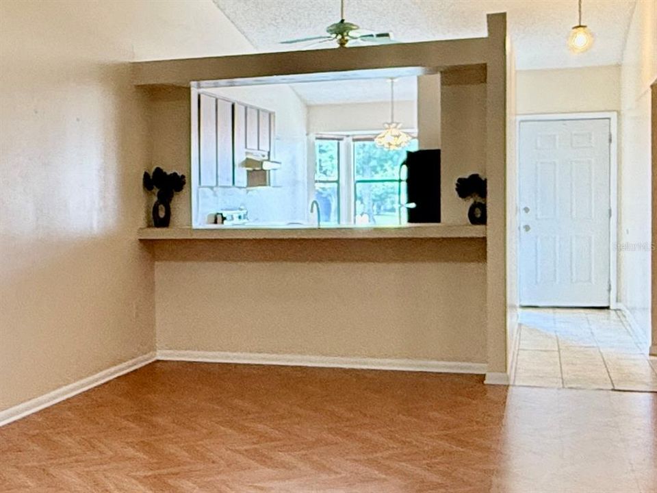 For Sale: $169,000 (2 beds, 2 baths, 1071 Square Feet)