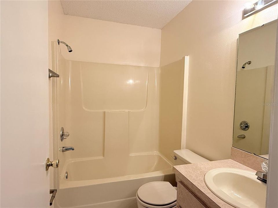 For Sale: $169,000 (2 beds, 2 baths, 1071 Square Feet)