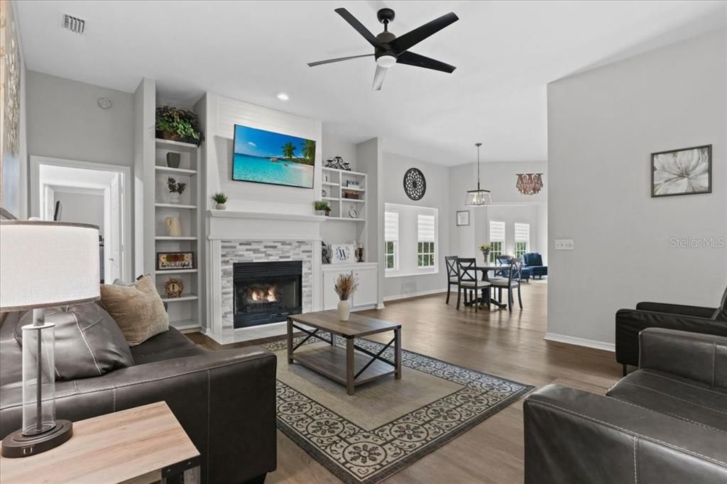 For Sale: $475,000 (4 beds, 2 baths, 2736 Square Feet)