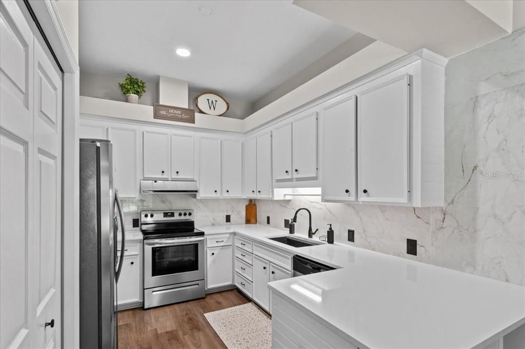 For Sale: $475,000 (4 beds, 2 baths, 2736 Square Feet)