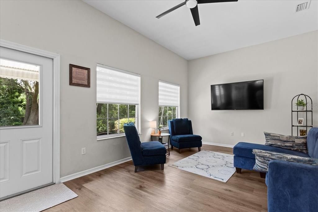 For Sale: $475,000 (4 beds, 2 baths, 2736 Square Feet)