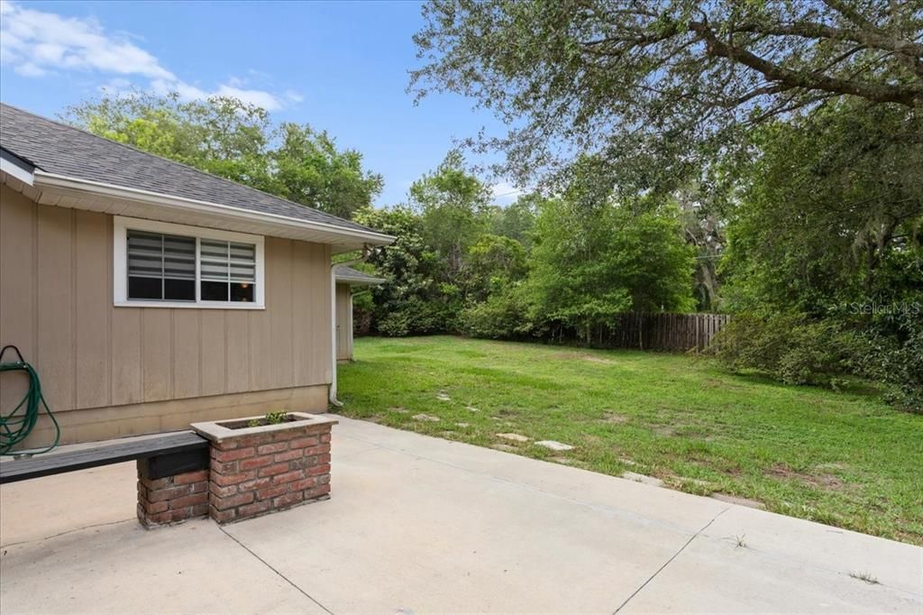 For Sale: $475,000 (4 beds, 2 baths, 2736 Square Feet)