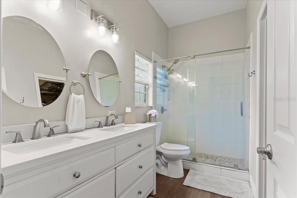 For Sale: $475,000 (4 beds, 2 baths, 2736 Square Feet)