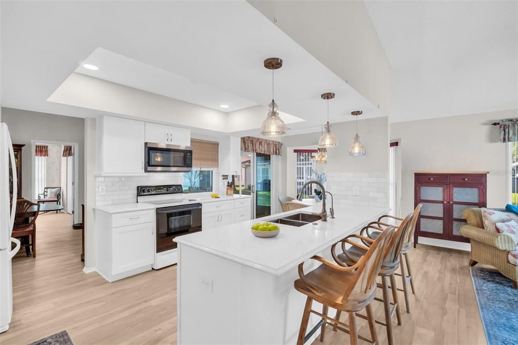 На продажу: $479,900 (3 спален, 2 ванн, 1826 Квадратных фут)