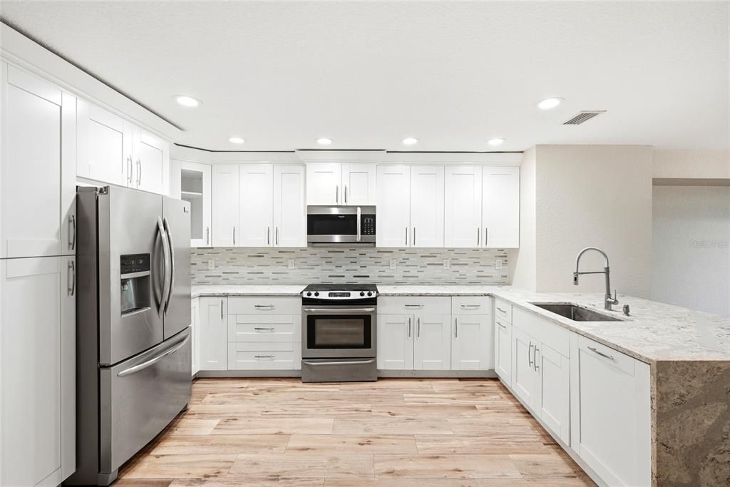 En Venta: $349,900 (3 camas, 3 baños, 1749 Pies cuadrados)
