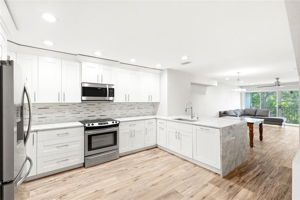 En Venta: $349,900 (3 camas, 3 baños, 1749 Pies cuadrados)