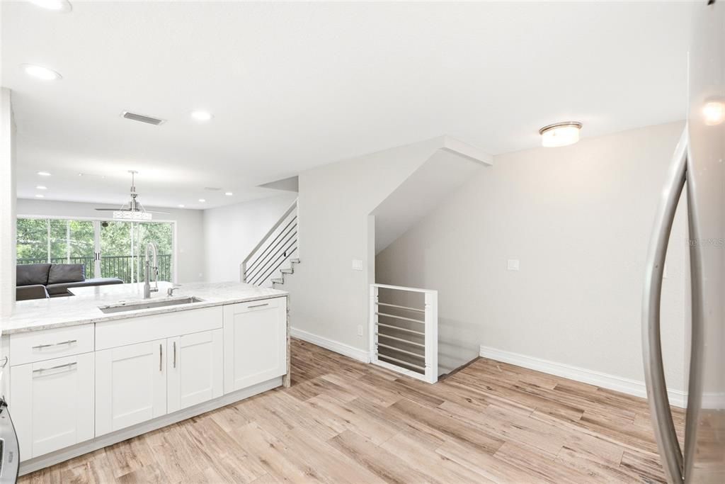 En Venta: $349,900 (3 camas, 3 baños, 1749 Pies cuadrados)