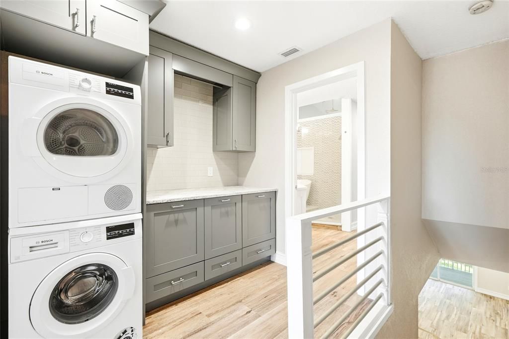 En Venta: $349,900 (3 camas, 3 baños, 1749 Pies cuadrados)