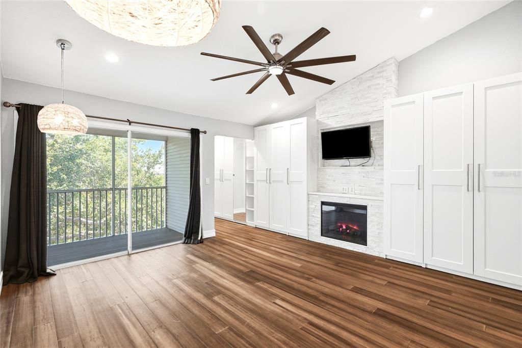 En Venta: $349,900 (3 camas, 3 baños, 1749 Pies cuadrados)