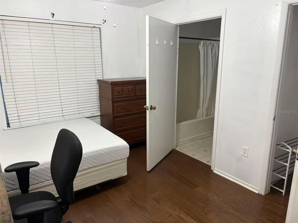 For Sale: $178,000 (4 beds, 4 baths, 1177 Square Feet)