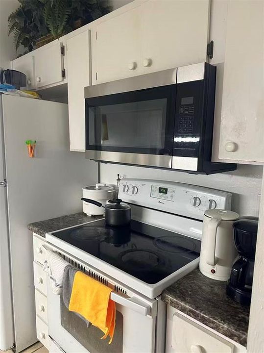 For Sale: $178,000 (4 beds, 4 baths, 1177 Square Feet)