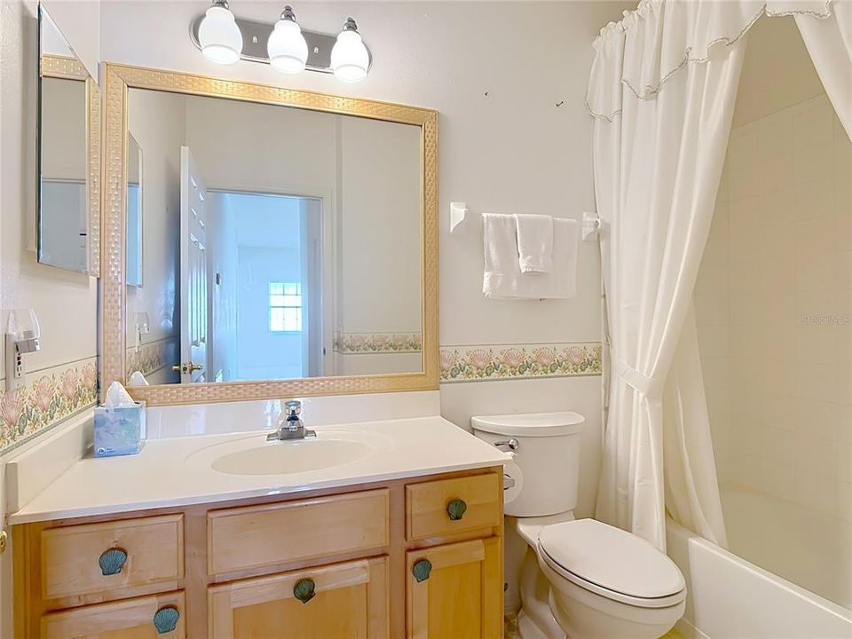 For Sale: $230,000 (2 beds, 2 baths, 1317 Square Feet)