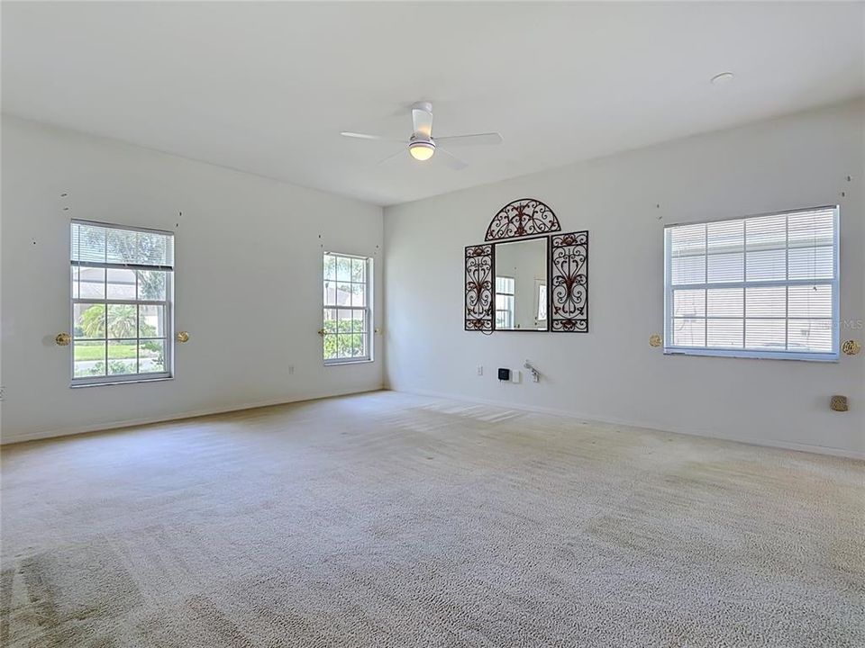 For Sale: $230,000 (2 beds, 2 baths, 1317 Square Feet)