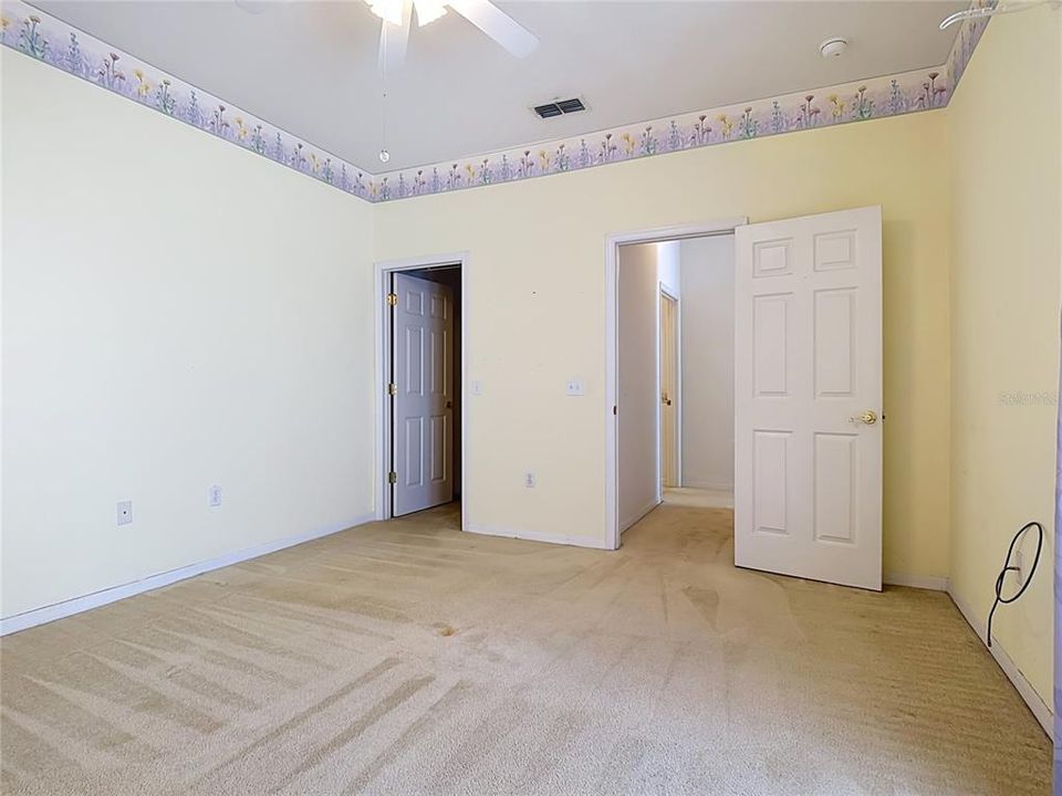 For Sale: $230,000 (2 beds, 2 baths, 1317 Square Feet)