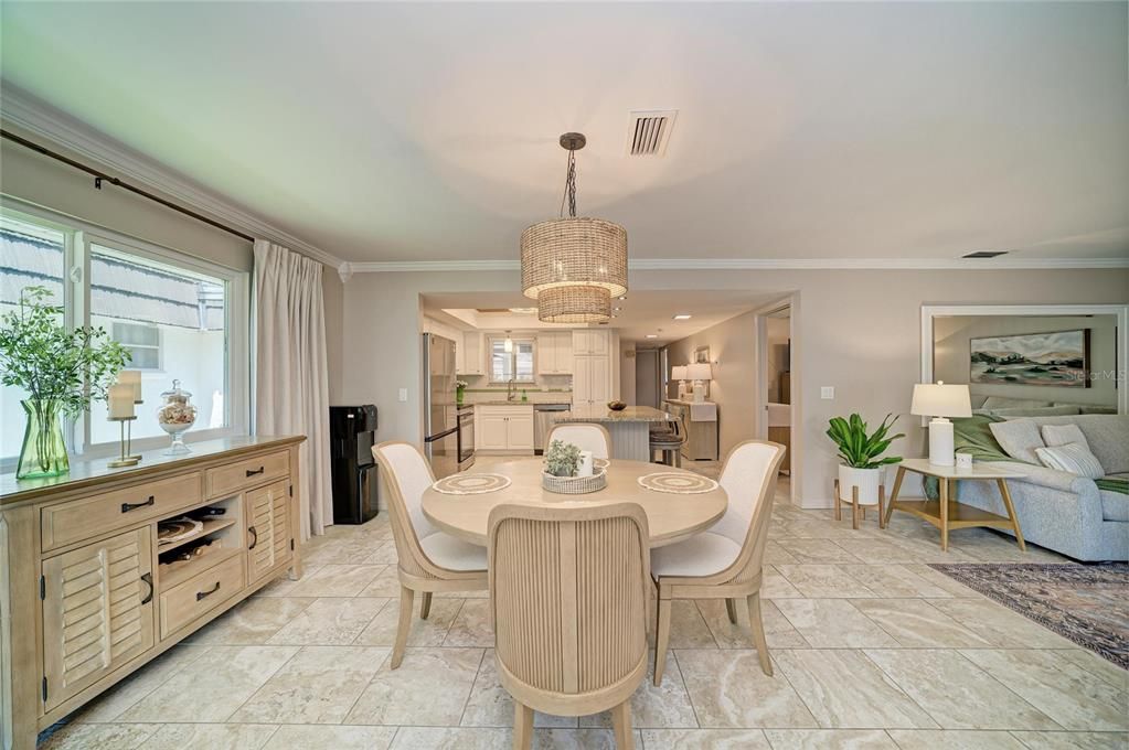 For Sale: $245,000 (2 beds, 2 baths, 1372 Square Feet)
