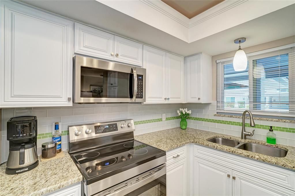For Sale: $245,000 (2 beds, 2 baths, 1372 Square Feet)