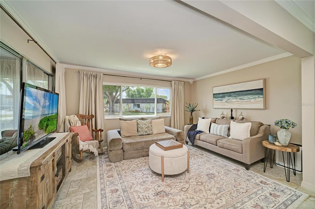 For Sale: $245,000 (2 beds, 2 baths, 1372 Square Feet)