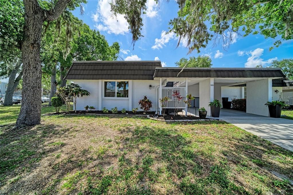 For Sale: $245,000 (2 beds, 2 baths, 1372 Square Feet)