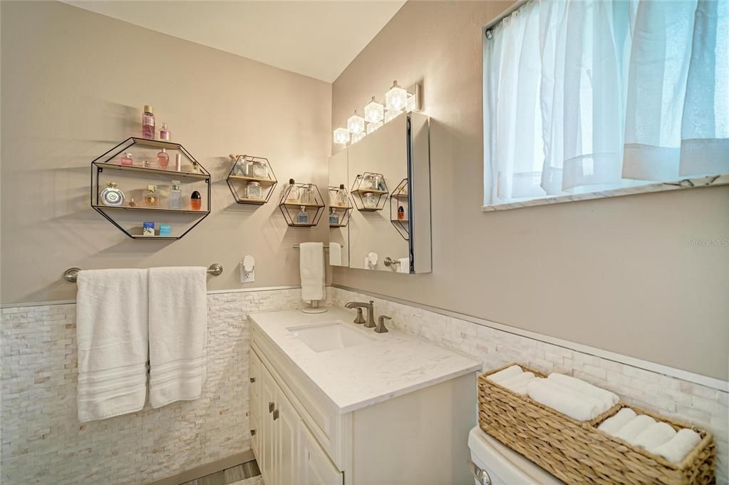 For Sale: $245,000 (2 beds, 2 baths, 1372 Square Feet)