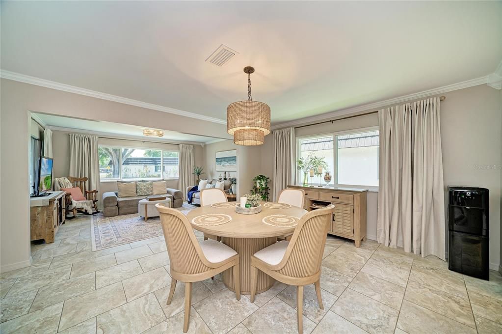 For Sale: $245,000 (2 beds, 2 baths, 1372 Square Feet)