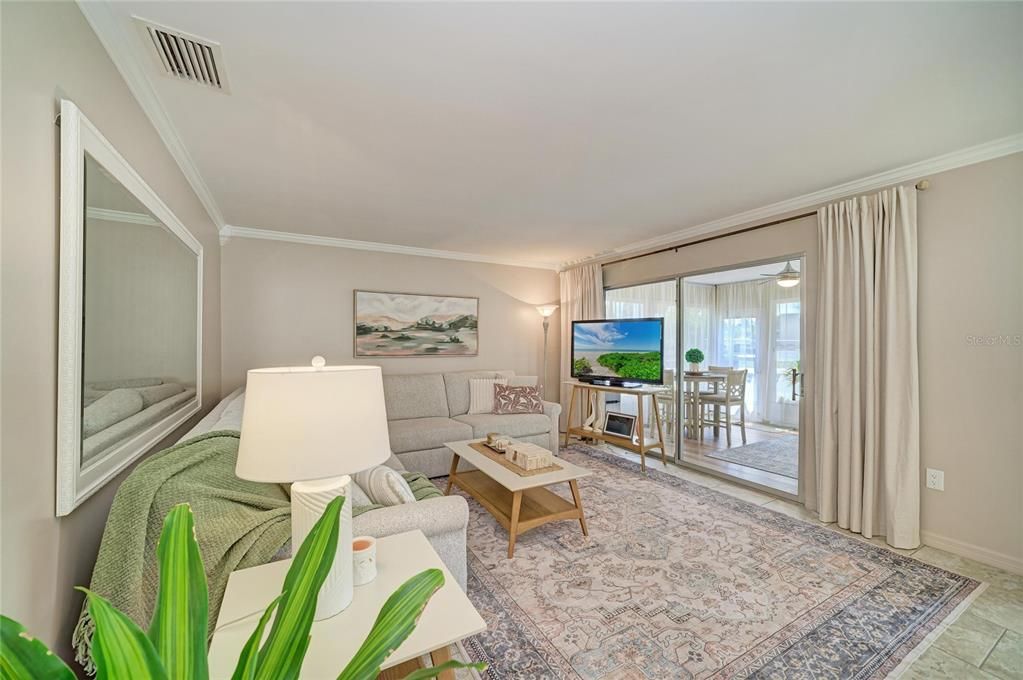 For Sale: $245,000 (2 beds, 2 baths, 1372 Square Feet)