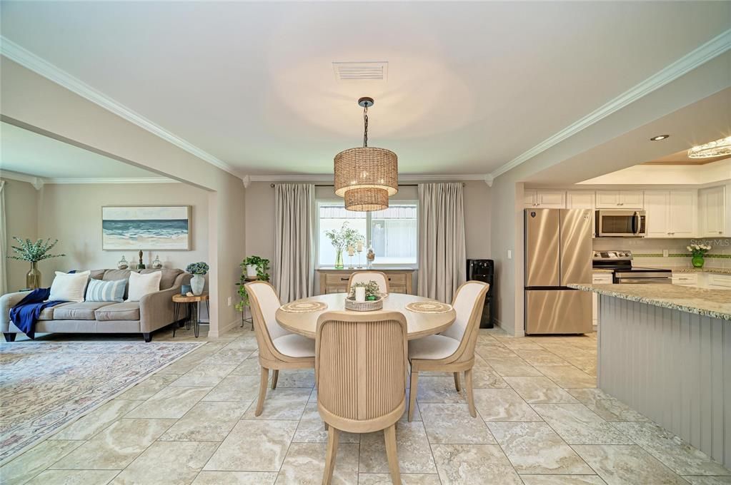 For Sale: $245,000 (2 beds, 2 baths, 1372 Square Feet)