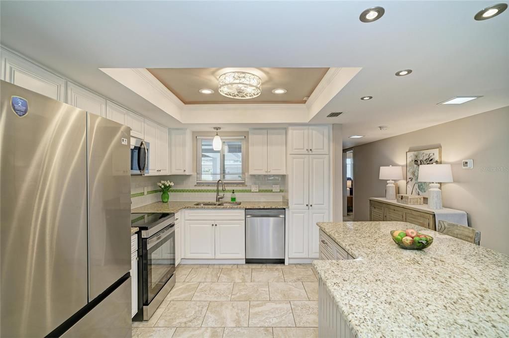 For Sale: $245,000 (2 beds, 2 baths, 1372 Square Feet)