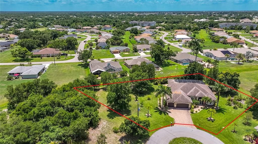 En Venta: $599,900 (3 camas, 3 baños, 2200 Pies cuadrados)
