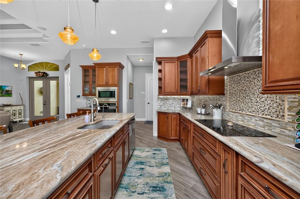 En Venta: $599,900 (3 camas, 3 baños, 2200 Pies cuadrados)