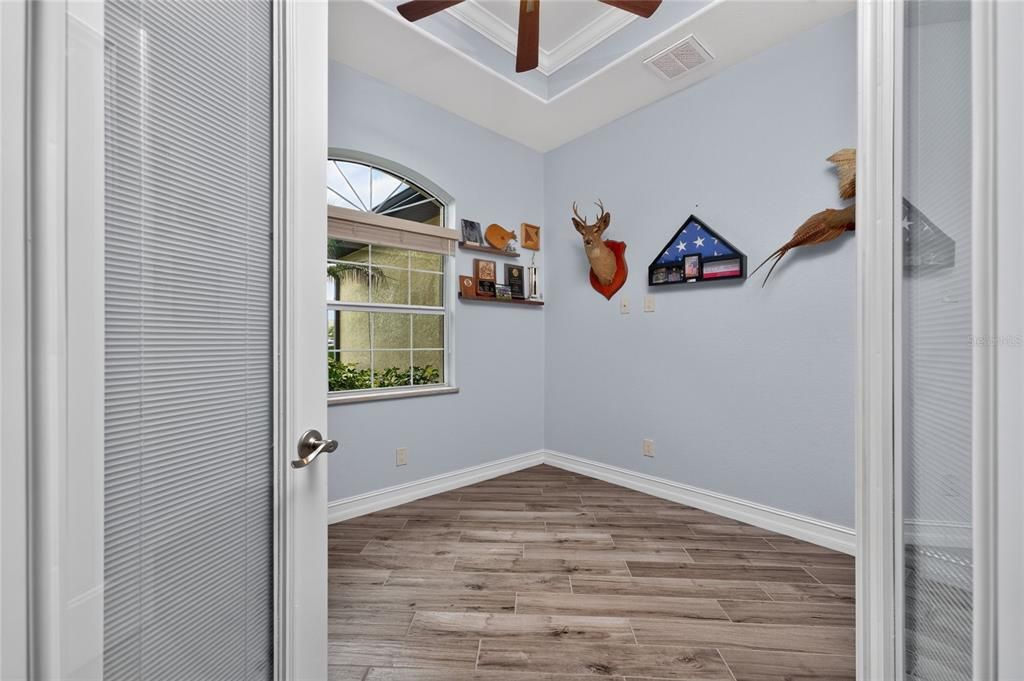 En Venta: $599,900 (3 camas, 3 baños, 2200 Pies cuadrados)
