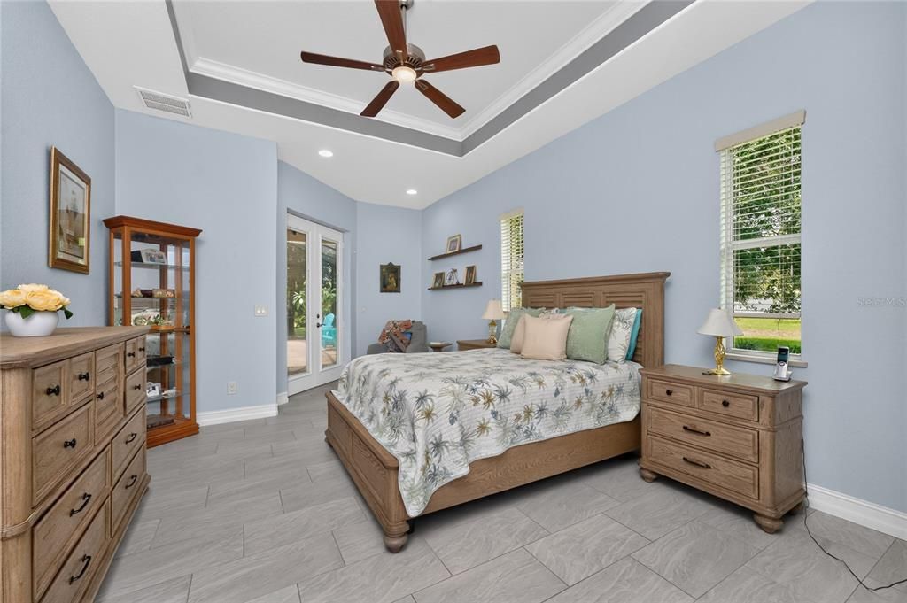 En Venta: $599,900 (3 camas, 3 baños, 2200 Pies cuadrados)