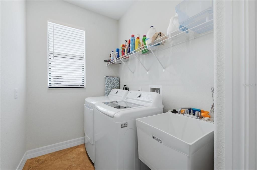 For Sale: $525,000 (3 beds, 2 baths, 1791 Square Feet)