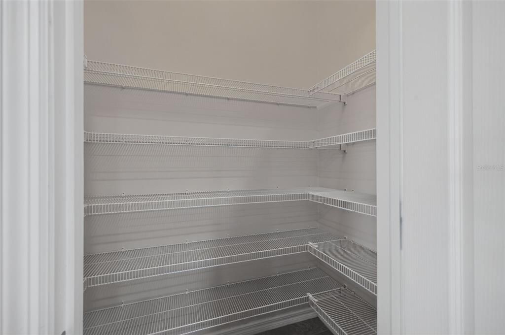 En Renta: $4,800 (3 camas, 2 baños, 1995 Pies cuadrados)