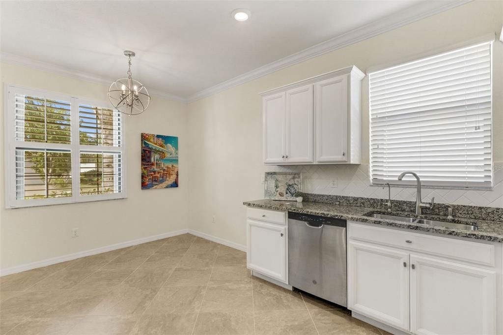 Activo con contrato: $465,000 (3 camas, 2 baños, 1669 Pies cuadrados)
